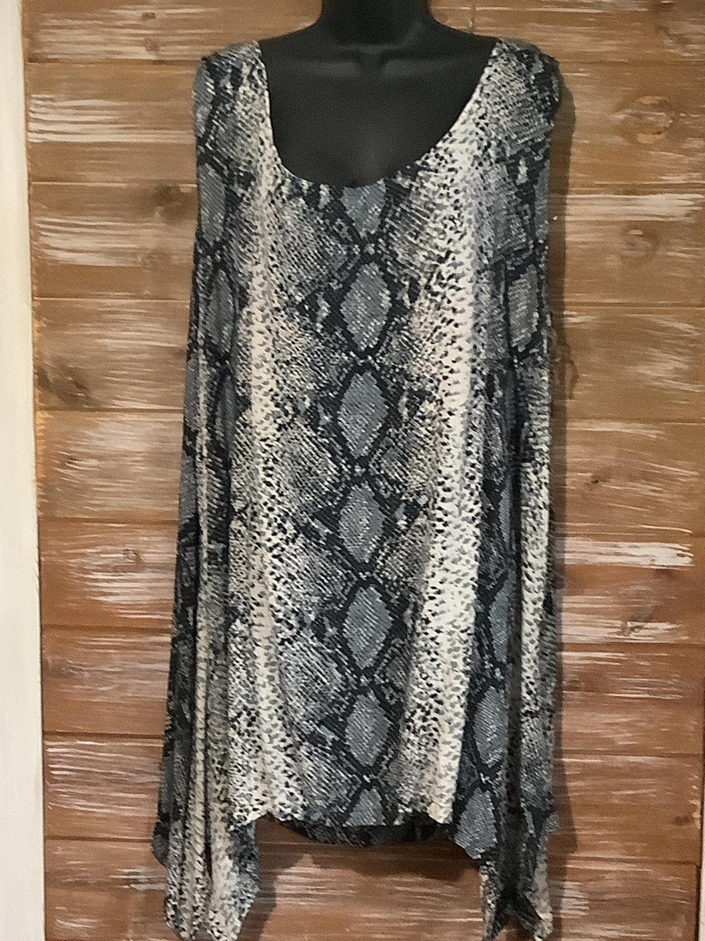 X-XXL Plus Size Cayman Tops