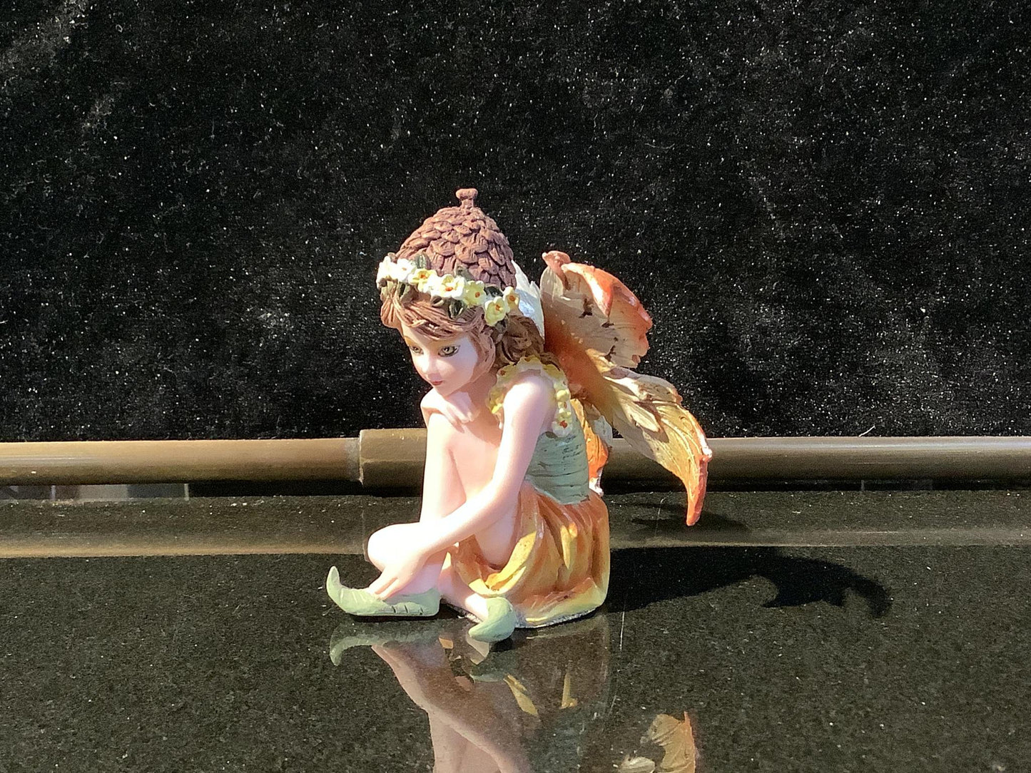 Small sitting fairies