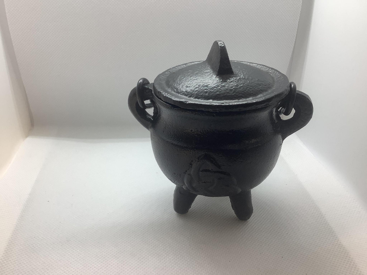 Cauldron with Lid