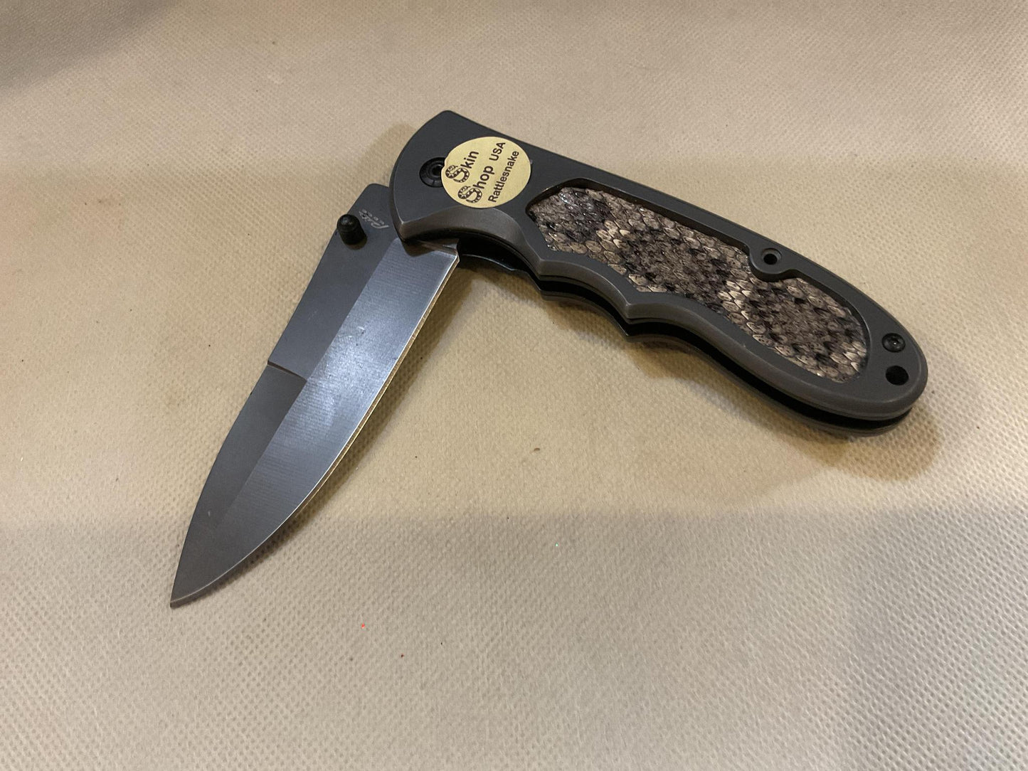 Skin Shop Lock-blade Knives